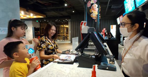 Sở LĐTB-XH TPHCM đề nghị hỗ trợ 27.5000 người làm tại quán bar, karaoke, gym bị ảnh hưởng bởi dịch Covid-19