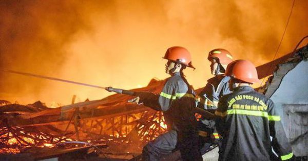 Hỏa hoạn ở xưởng gỗ, lô hàng chuẩn bị xuất khẩu bị thiêu rụi tại Bình Định