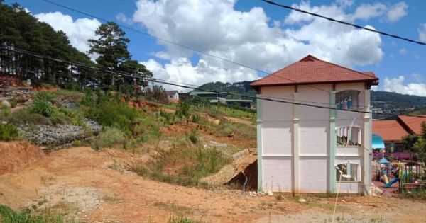 Sạt lở nghiêm trọng trên Quốc lộ 27C, nguy cơ đổ xuống trường mầm non tại Lâm Đồng