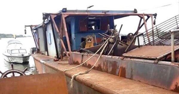 Trộm rồi tháo ra để bán tàu thủy 180 tấn giá trị 1 tỷ đồng
