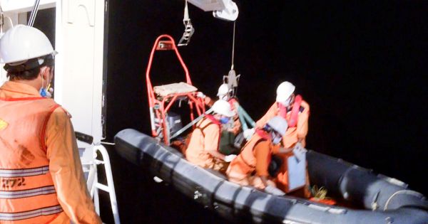 Tàu cá bị đâm chìm khiến 01 ngư dân tử vong, 01 ngư dân mất tích trên biển