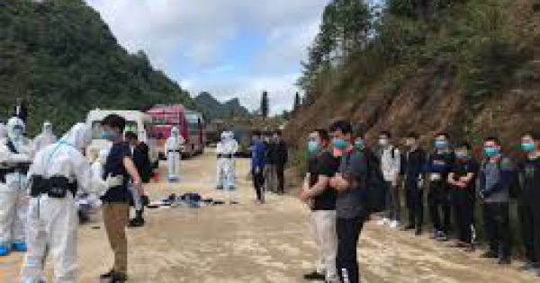 Trao trả 17 công dân Trung Quốc nhập cảnh trái phép