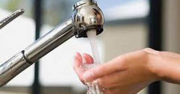 Hà Nội giảm 100% giá nước sinh hoạt cho hộ nghèo, hộ cận nghèo trong 3 tháng