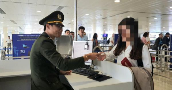 Thản nhiên dùng chứng minh thư giả hòng qua mặt an ninh sân bay