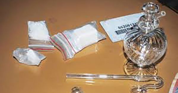 Hiệu phó cùng giáo viên sử dụng ma túy ngay tại phòng làm việc bị bắt quả tang