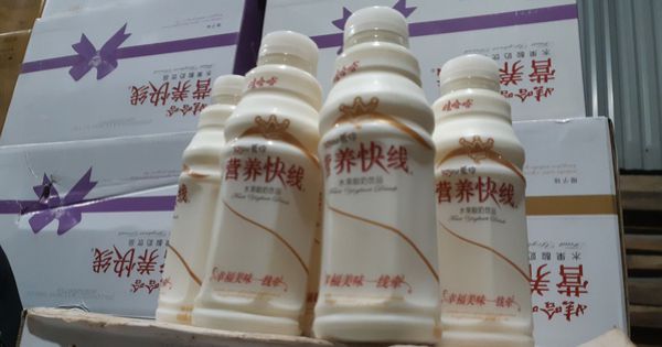 Thu giữ hàng ngàn chai sữa không rõ nguồn gốc