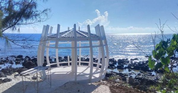 Tháo dỡ điểm dừng chân tại bãi nham thạch hàng nghìn năm tuổi Lý Sơn