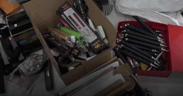 Bán hung khí nguy hiểm núp bóng kinh doanh túi xách