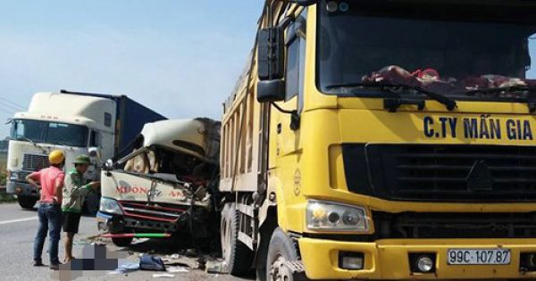 Tông vào đuôi xe tải, tài xế xe khách tử vong trên vô lăng tại Bình Dương