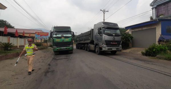 Tài xế chống người thi hành công vụ bị khởi tố, bắt giam