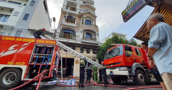 Nhóm nhân viên đu dây vải xuống đất thoát thân trong vụ cháy công ty in vải ở TP.HCM