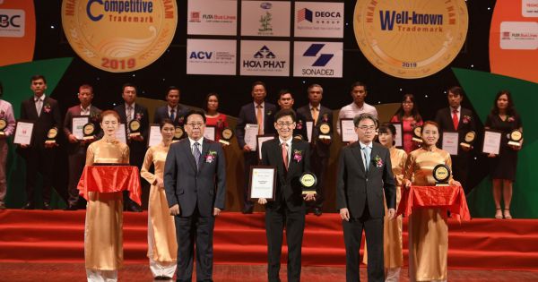 Vietnam Airlines vừa được vinh danh trong Top 10 thương hiệu mạnh nhất Việt Nam