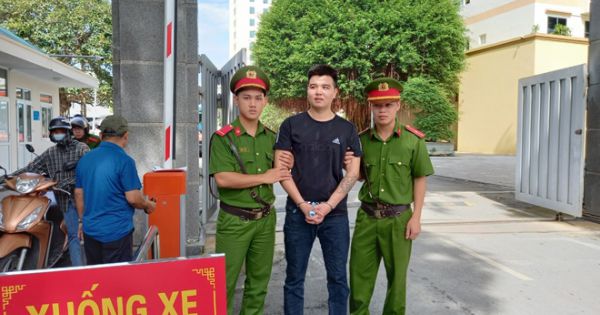 Đối tượng truy nã được vận động ra đầu thú