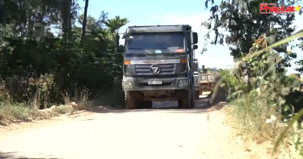 Quảng Ngãi: Xe quá khổ xả bụi đất, phá nát đường, đe dọa cuộc sống người dân thôn Khánh Lâm