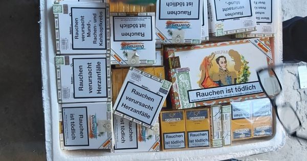 Phát hiện hàng nghìn điếu xì gà vận chuyển qua đường hàng không