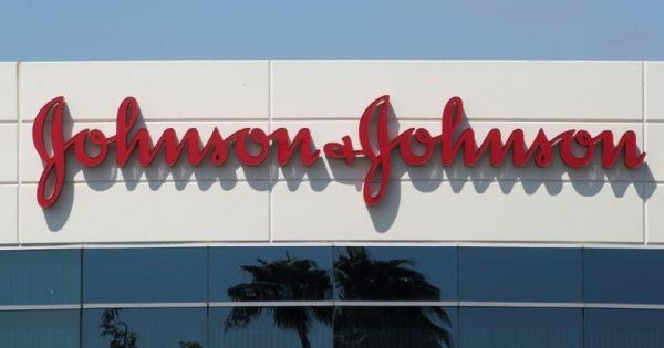 Johnson & Johnson đột ngột dừng thử nghiệm vaccine ngừa Covid-19