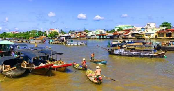 Mở du lịch đường sông khai thác kinh tế đêm tại chợ nổi Cái Răng