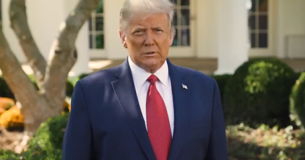 Tổng thống Donald Trump dọa kiện Twitter sau khi tài khoản trong chiến dịch tranh cử bị tạm khóa