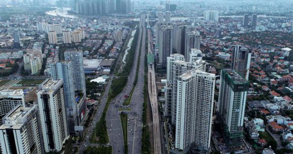 Chủ tịch Nguyễn Thành Phong nêu lý do TP.HCM giảm chỉ tiêu tăng trưởng còn 8%