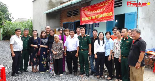 Ban chỉ huy quân sự quận 12, TP HCM trao nhà tình thương cho 2 hộ gia đình đặc biệt khó khăn