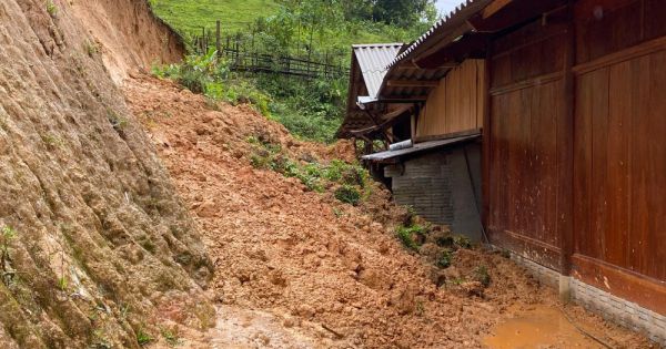 Nghệ An khẩn cấp di dời dân do xuất hiện nhiều điểm sạt lở núi