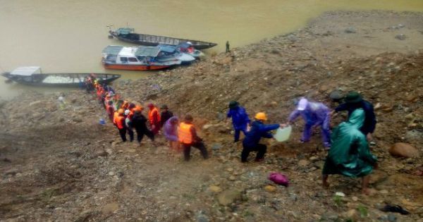 Tranh thủ từng giờ, từng ngày khẩn trương cứu nạn vụ sạt lở Rào Trăng 3