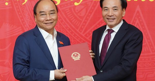 Thủ tướng trao quyết định bổ nhiệm Phó Chủ nhiệm Văn phòng Chính phủ