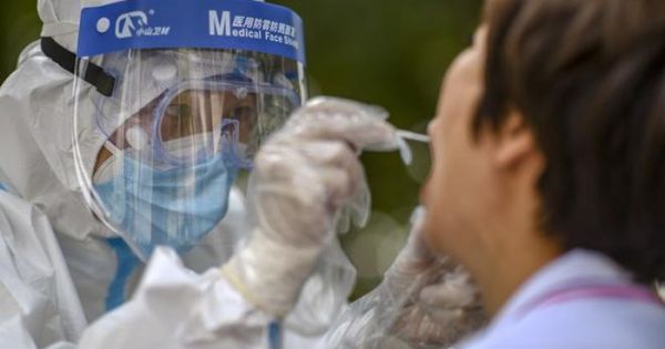 Trung Quốc bùng phát ổ dịch Covid-19 lớn nhất trong 4 tháng