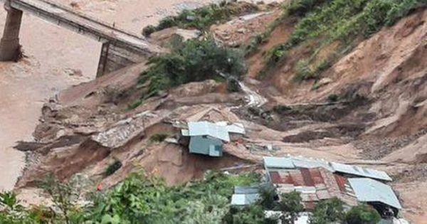 200 công nhân thủy điện Đak Mi 2 bị mắc kẹt, dự kiến điều máy bay thả lương thực