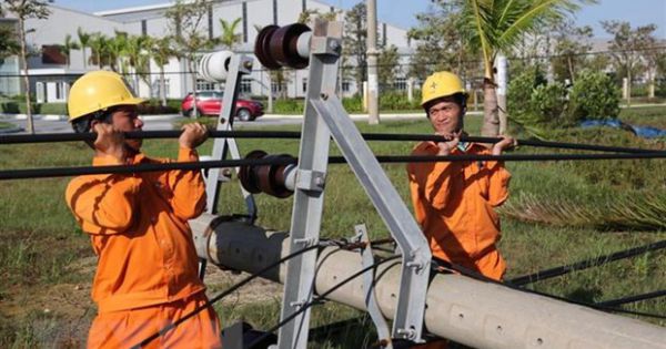 Điện lực miền Nam cử hàng trăm cán bộ khắc phục sự cố tại miền Trung