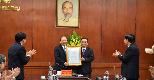 Thủ tướng trao quyết định bổ nhiệm Thứ trưởng Bộ Nông nghiệp và Phát triển nông thôn