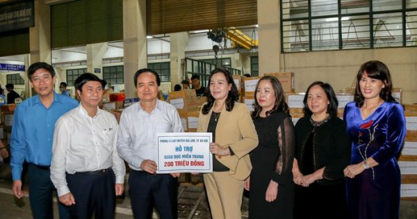 Hơn 22.000 bộ sách giáo khoa, vở viết gửi về miền Trung