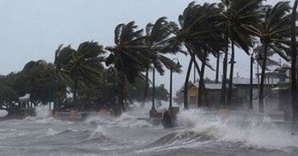 Biển Đông tiếp tục hứng bão ngày 9/11