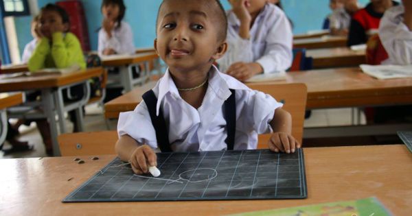 Bộ trưởng Bộ Giáo dục và Đào tạo Phùng Xuân Nhạ gửi lời chia buồn tới gia đình cậu bé tí hon K'rể