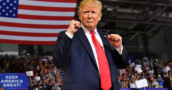 Tòa án Pennsylvania xử Trump thắng, nhiều phiếu bầu vô danh bị loại