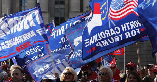 Biểu tình bùng phát ở nhiều nơi phản đối kết quả kiểm phiếu