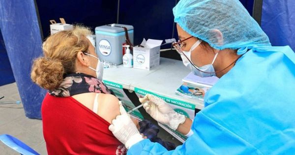 Vaccine Pfizer hoàn tất thử nghiệm, hiệu quả 95%