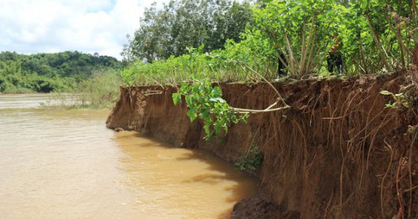 Lâm Đồng xử phạt 65 triệu đồng và tịch thu 2 tàu hút cát trái phép