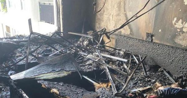 Hà Nội: Lửa thiêu rụi căn hộ tại chung cư Goldmark City