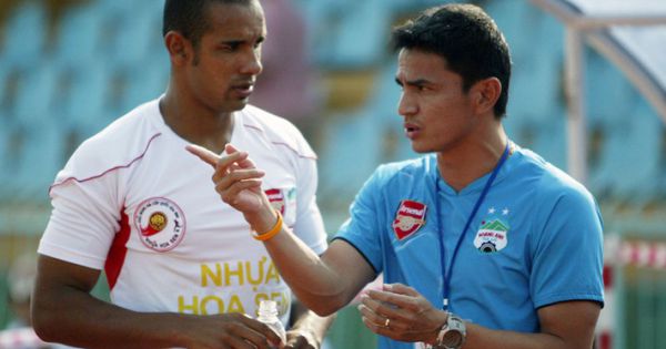 Cựu tiền đạo của Thái Lan Kiatisuk làm HLV đội tuyển Hoàng Anh Gia Lai