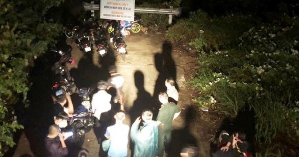 Đi dã ngoại, 27 học sinh lớp 12 tại Bắc Kạn bị mắc kẹt trên núi