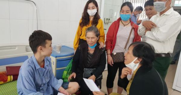 Bé trai bị chủ quán bánh xèo tra tấn dã man được ủng hộ 70 triệu đồng