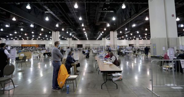 Đảng Cộng hòa đệ đơn khẩn yêu cầu ngừng xác nhận kết quả bầu cử tại bang Wisconsin