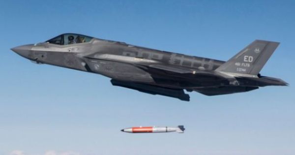 Mỹ công bố thử nghiệm bom hạt nhân từ tiêm kích tàng hình