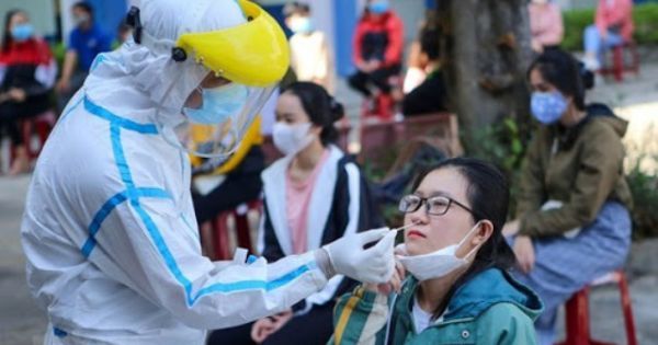 Việt Nam thêm 4 ca mắc Covid-19 mới, có 2 chuyên gia Ấn Độ nhập cảnh tại sân bay Nội Bài