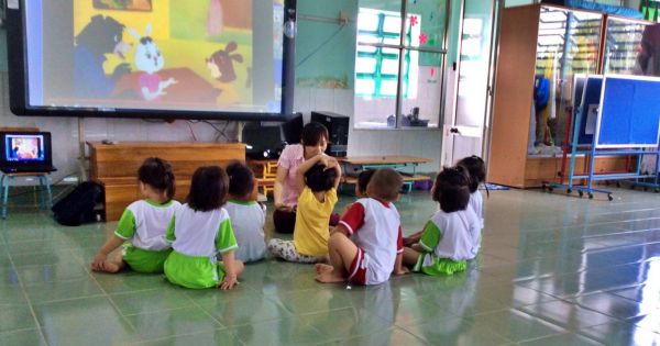 Hàng loạt giáo viên bị kỷ luật vì nhận trẻ vào học “chui”