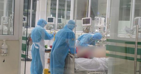 Việt Nam ghi nhận thêm 8 ca mắc mới COVID-19, được cách ly ngay khi nhập cảnh