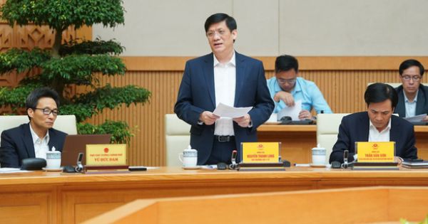 Hai bệnh nhân lây COVID-19 từ thầy giáo tiếng Anh ở TP.HCM có bé 1 tuổi