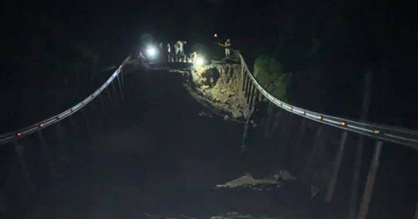 Quốc lộ 26 tiếp tục sạt lở 50m, sâu 10m, chia cắt tuyến huyết mạch Đắk Lắk - Khánh Hòa