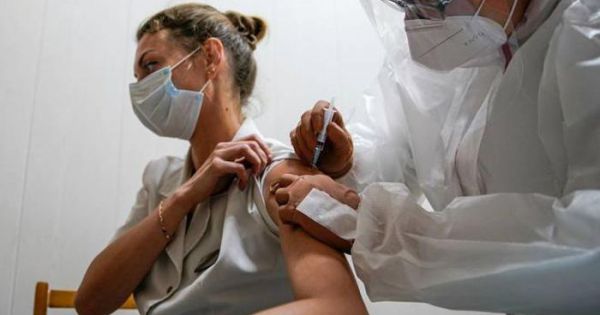 Nhân viên y tế Mỹ không muốn tiêm vaccine COVID-19